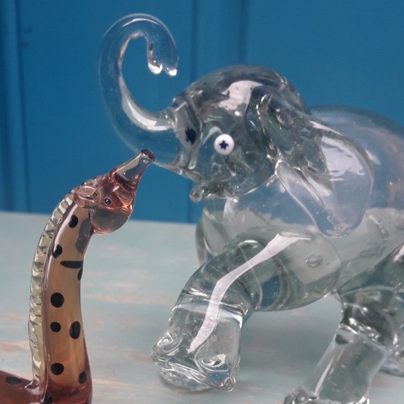 Glass Elephant Animal Figurine Hand Blown Bubble Glass Clear Handmade Glass Art - Picture 13 of 14